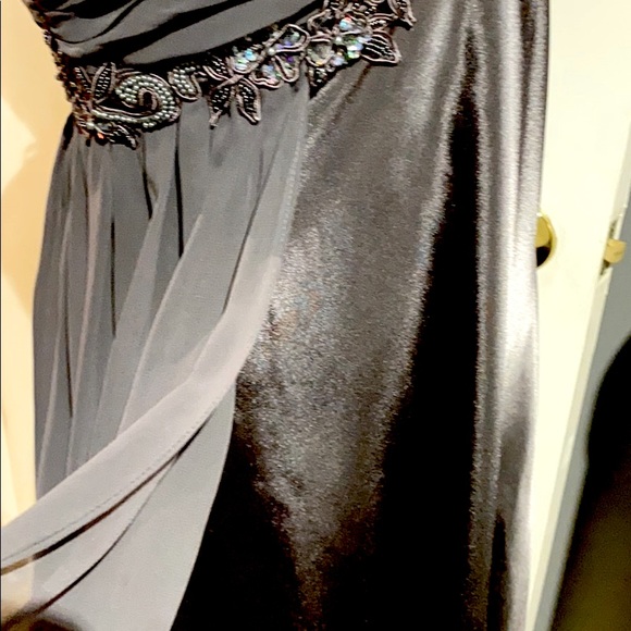 🍒 Le Chateau Satin & Crepe Dress!! - Picture 5 of 8